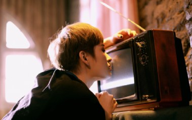 勇敢一点吉他谱_曾轶可_C调指法简单版弹唱谱_图片六线谱